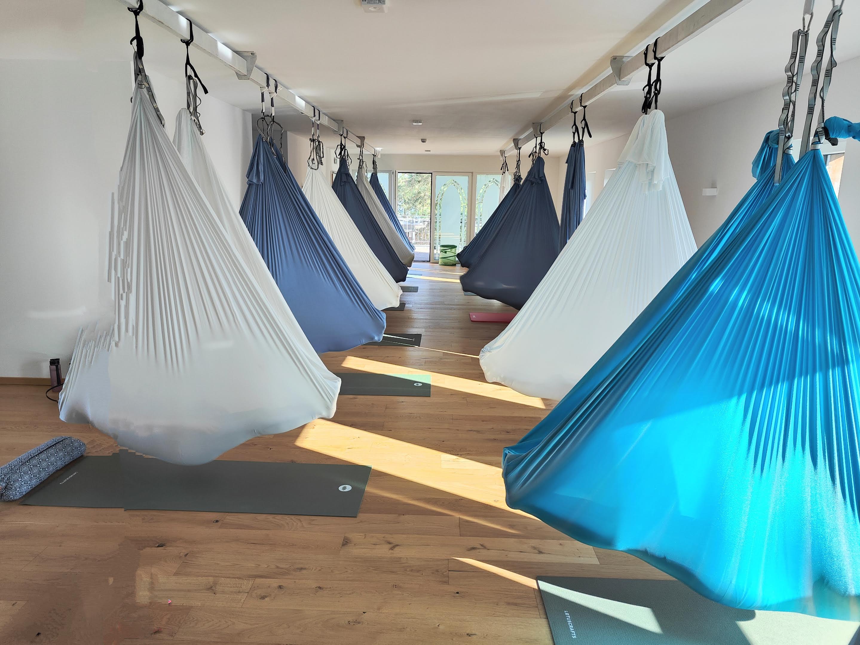 Yoga course - Germany - Loslassen & Abhängen :-)  - Aerial Yin Yoga im Tuch & Regeneration (Workshops in Schleswig)