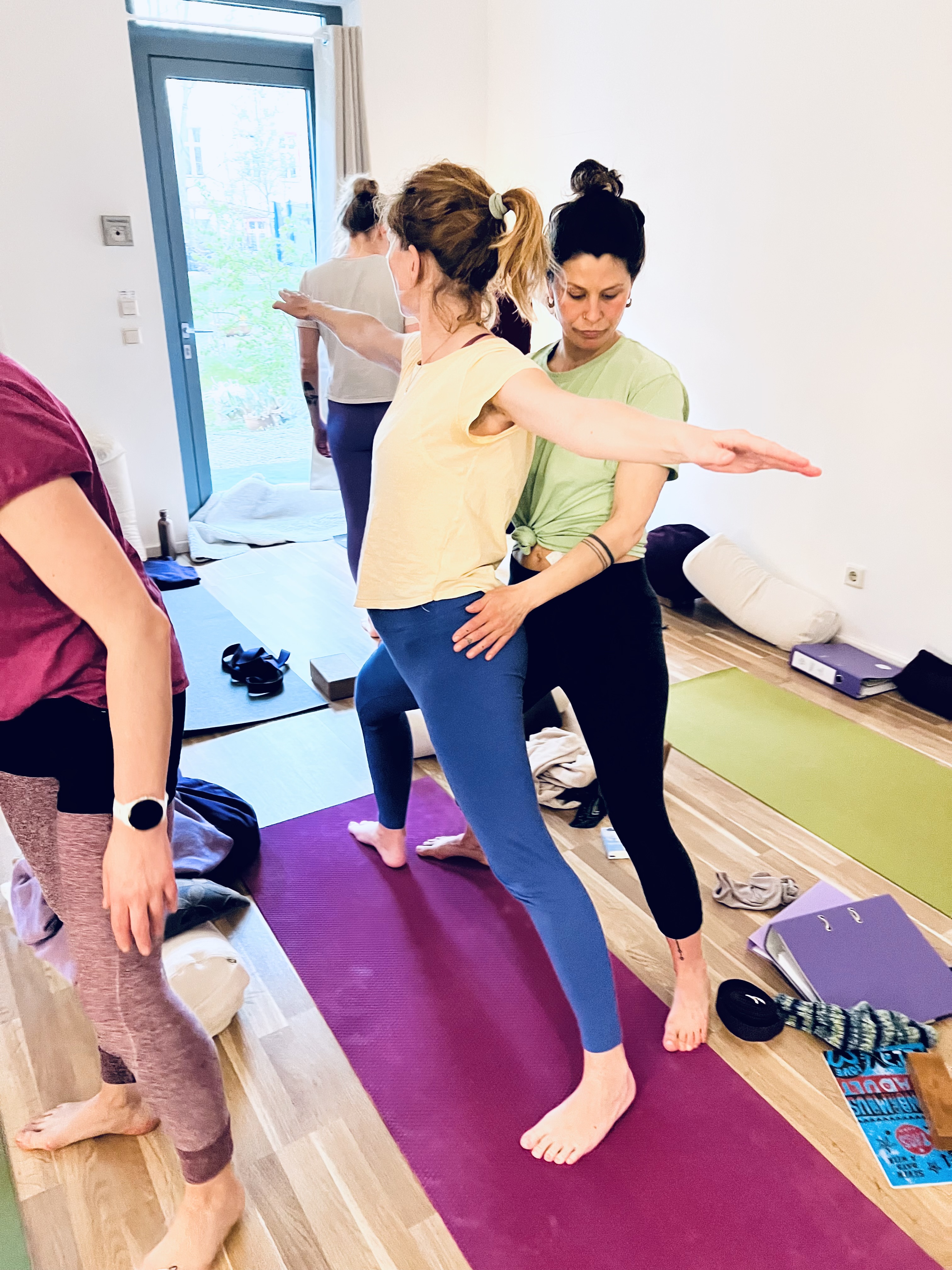 Yogalehrer Ausbildung: Ausrichtung der Asana. - ✨ 200h Yogalehrer*innen Ausbildung ✨ „Yoga – ein Lebensweg“ 🧘‍♀️💜