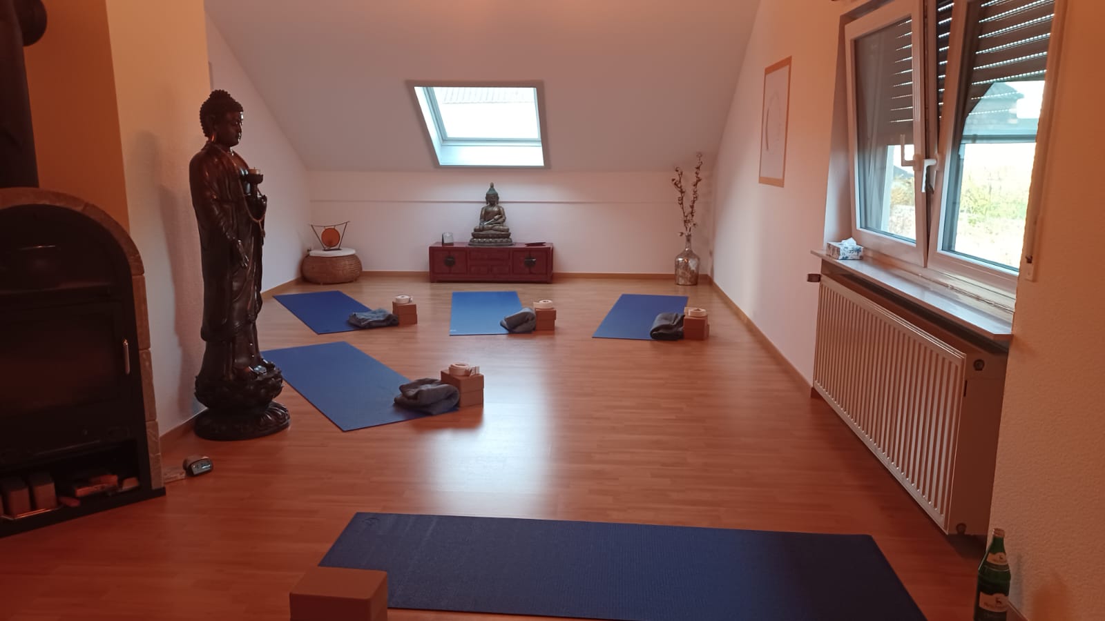 Yogakurs - Hessen Süd - Ein Teil des Yogaraums - Unity Yoga by Tina