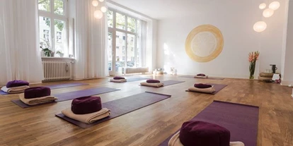 Yoga course - Berlin-Stadt Bezirk Pankow - https://scontent.xx.fbcdn.net/hphotos-xpl1/t31.0-8/s720x720/12079854_978715782189434_2509944393667721561_o.jpg - O · YOGA  Schöneberg