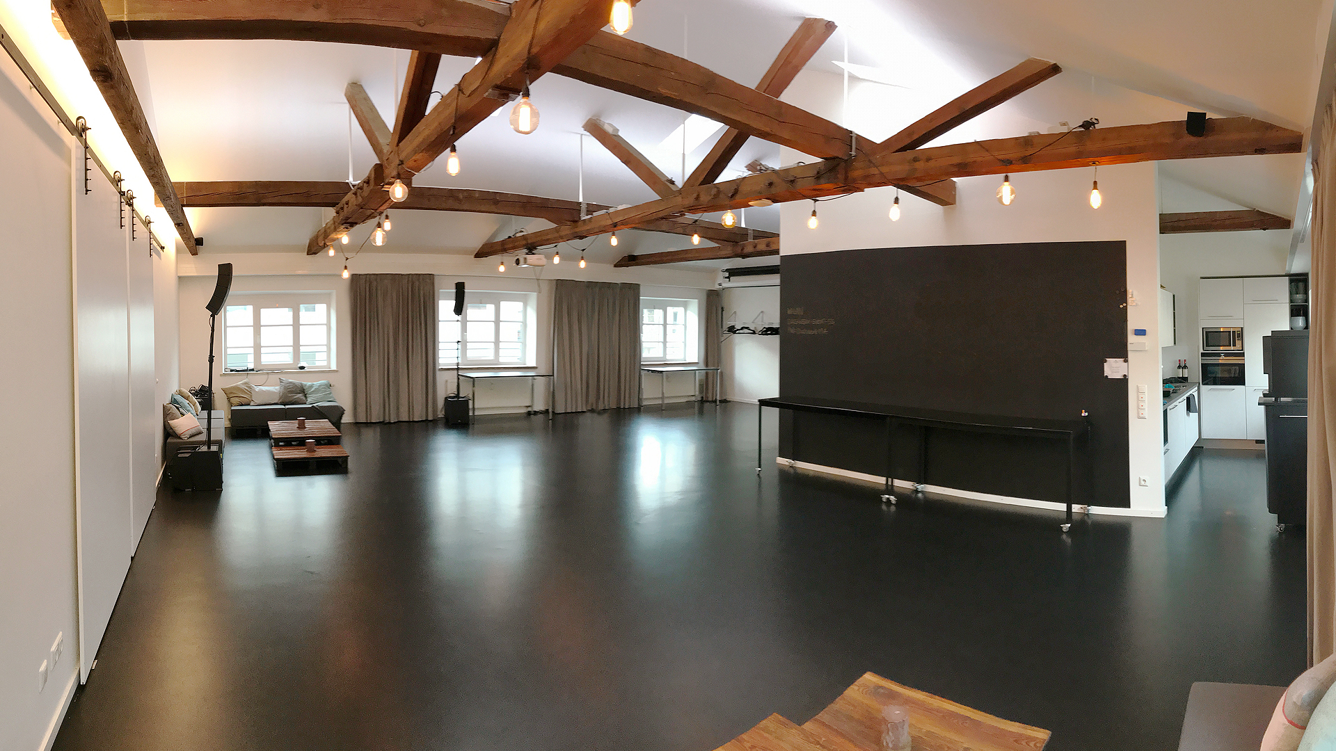 Yogakurs - geeignet für: Fortgeschrittene - Dachwerk Event - Anais Telian YOGA SOUL & MORE