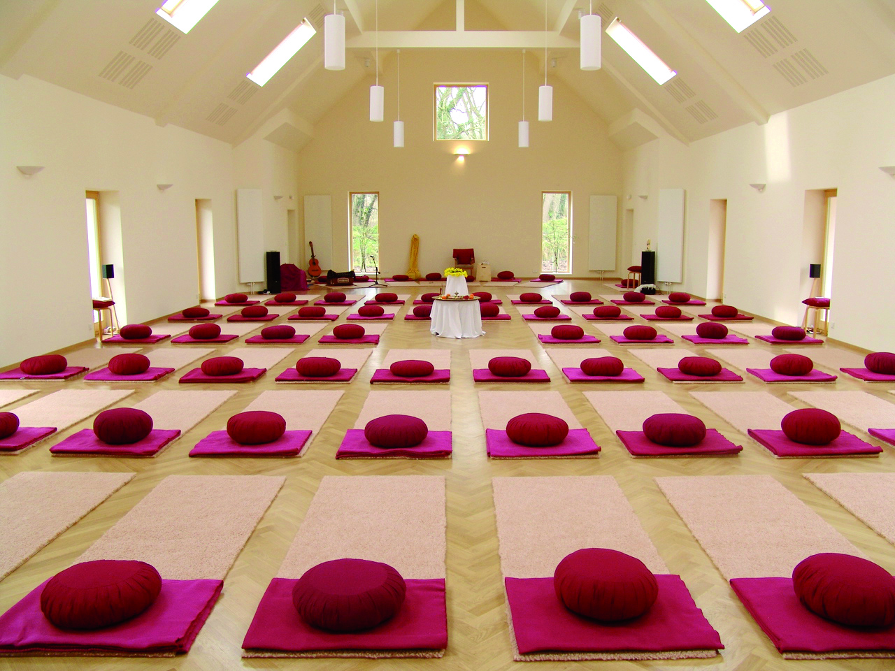 Meditation Retreat im Kloster Gerode Impresiones en imágenes del local Shanti Mandir - un espacio para BenefitYoga y Meditación