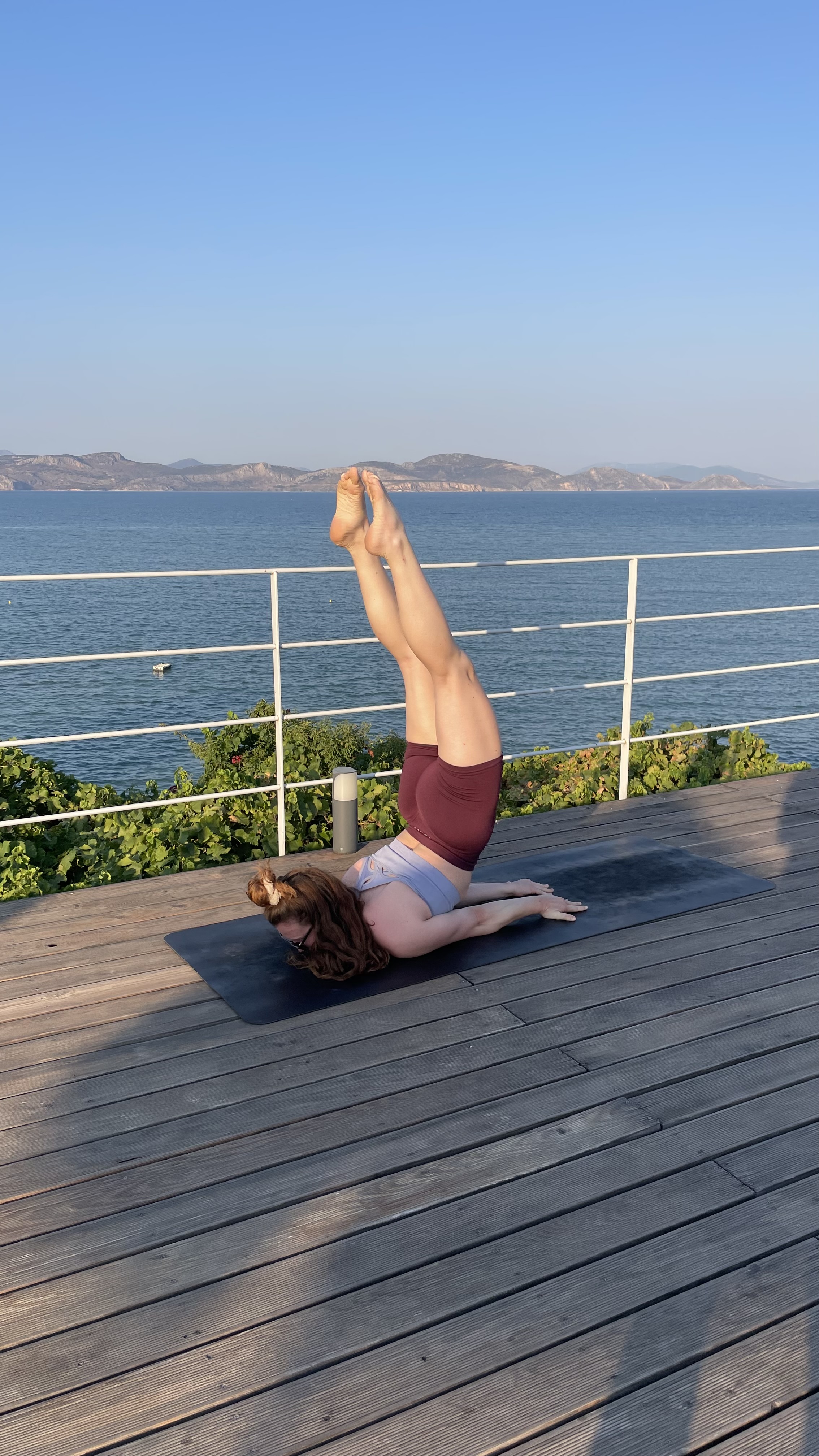 Yoga: Eine richtig gute "Heuschrecken-Pose" - AVA HOT YOGA