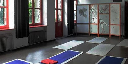 Yoga course - Berlin-Stadt Bezirk Pankow - https://scontent.xx.fbcdn.net/hphotos-xal1/v/t1.0-9/s720x720/11951402_956749801051793_9181595095135751345_n.jpg?oh=5ed7a25620dedc83f27dc0536802819c&oe=57515E49 - English Yoga Berlin