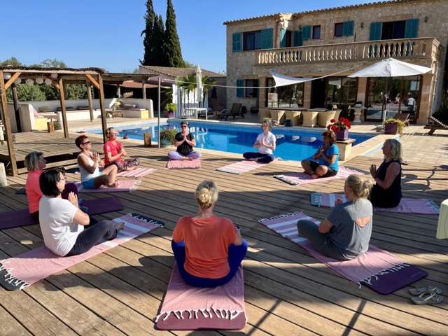 Yoga: Yoga-Retreat Mallorca Finca Limoncello – Ladies only: Balance finden - Carola Schmidt Coaching Yoga