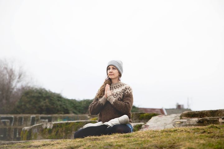 Clase de yoga - Berlin-Stadt Prenzlauer Berg - https://scontent.xx.fbcdn.net/hphotos-xat1/t31.0-8/s720x720/12182999_910875622321443_7675893461302220925_o.jpg - Anita Yoga Berlin