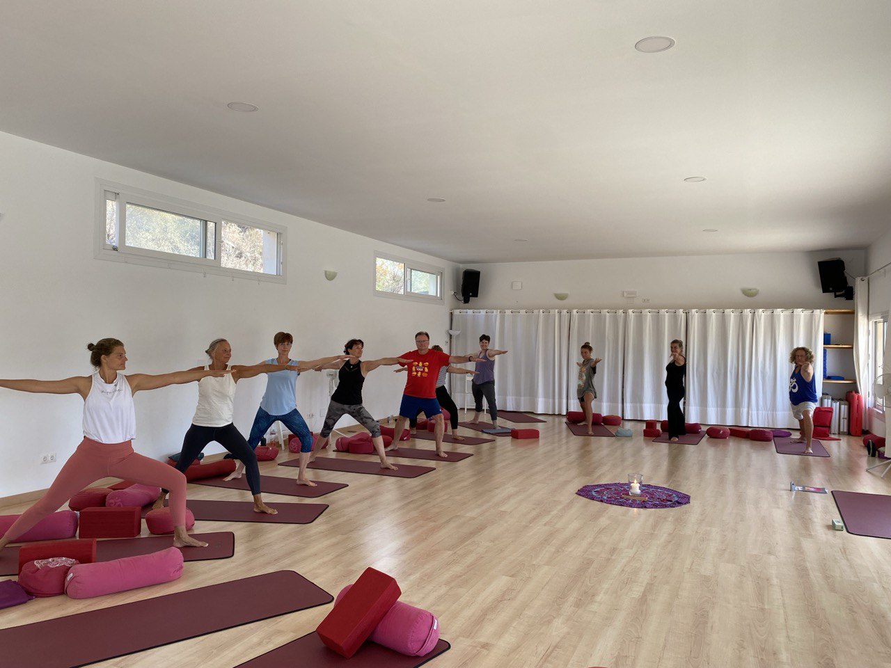 Yogakurs - vorhandenes Yogazubehör: Yogamatten - Yoga-Urlaub in Andalusien - Yoga PLUS Wandern