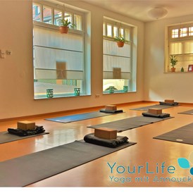 Yoga: Yoga Studio: YourLife.Yoga, Yoga mit Annouck - Annouck Schaub