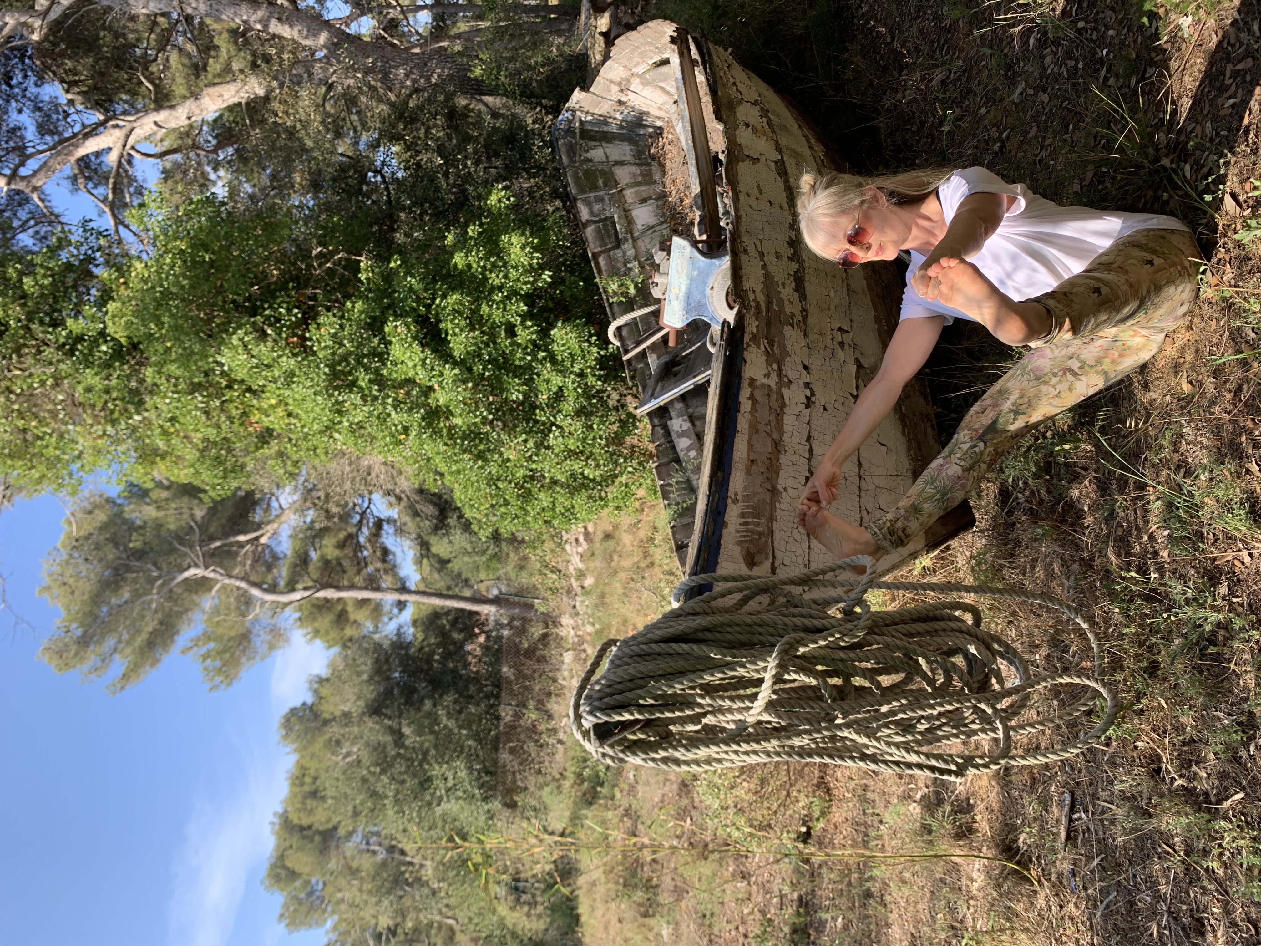 Yogalehrer Ausbildung: Meine Kompetenz:

Zertifizierte Yogalehrerin mit 5-jähriger Ausbildung 
Früherer Beruf: Ergotherapeutin 
Leitung einer Yogaausbildung 
Jahrelange Fortbildung und Berufserfahrung  - Yoga und Osteopathie Akademie