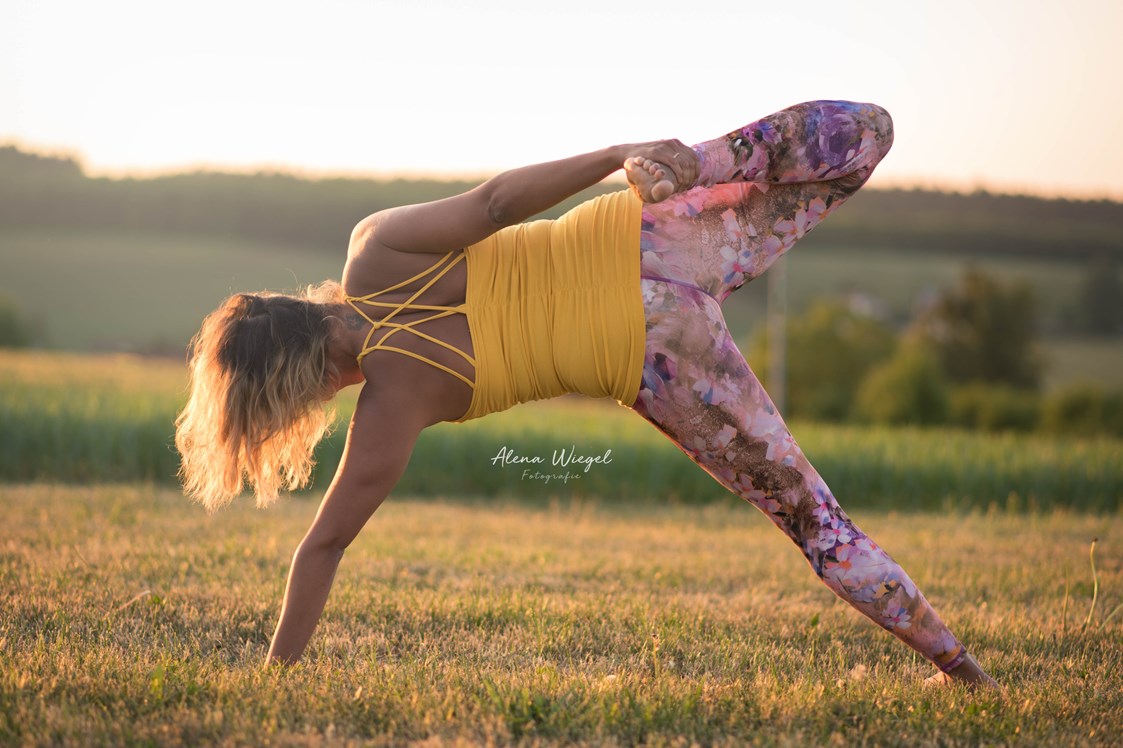 Yoga: Asmara Yoga
