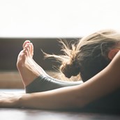 Yogakurs - Mache Yoga zu den schönsten Minuten des Tages. - Yogascheune Praxis am Mellensee