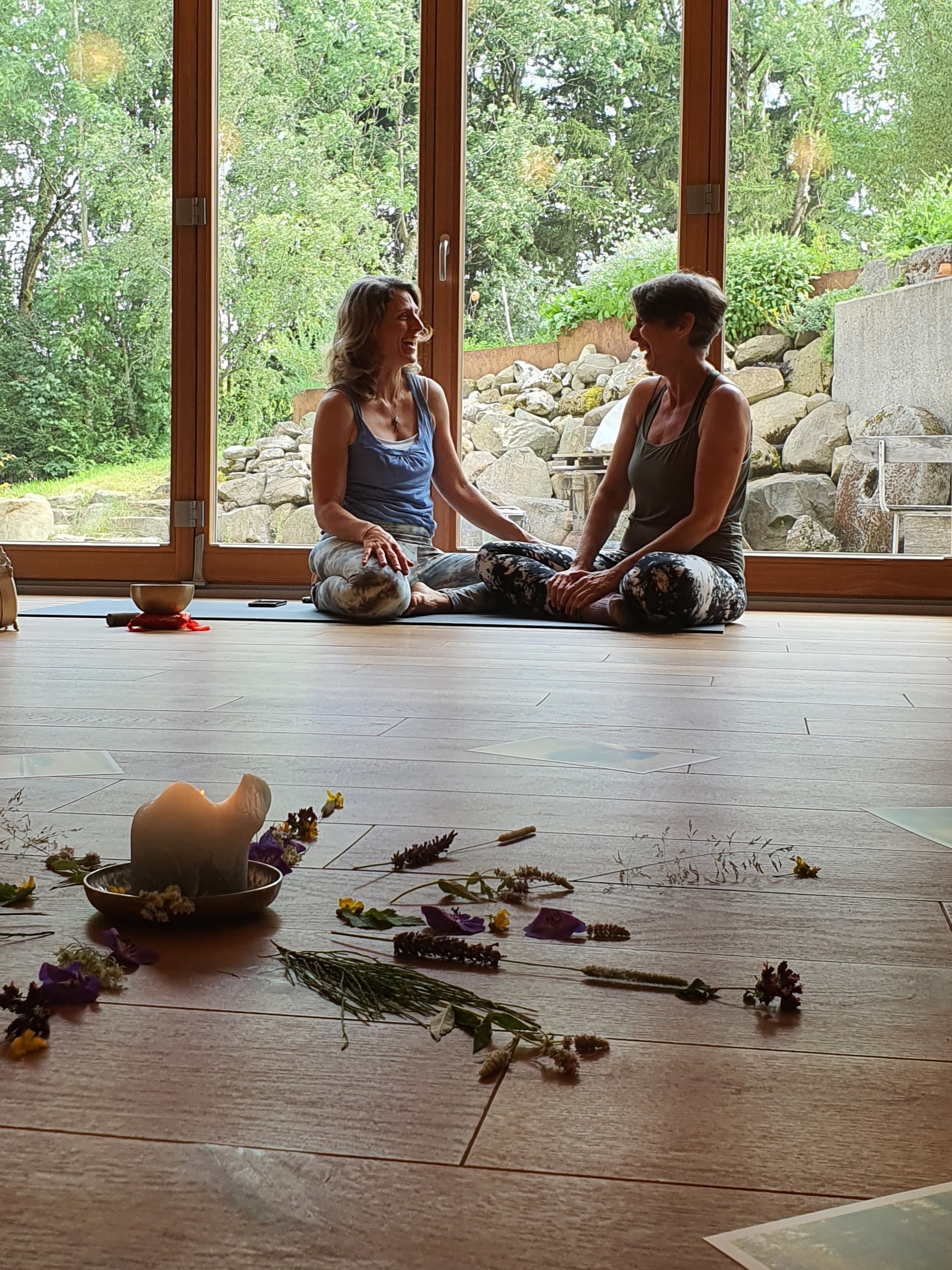 Yogaevent: Jeanette & Jeannine - Deine Retreatleitung - Ashtanga Yoga Mysore Sommer Retreat 2026, Allgäu, 6 Tage