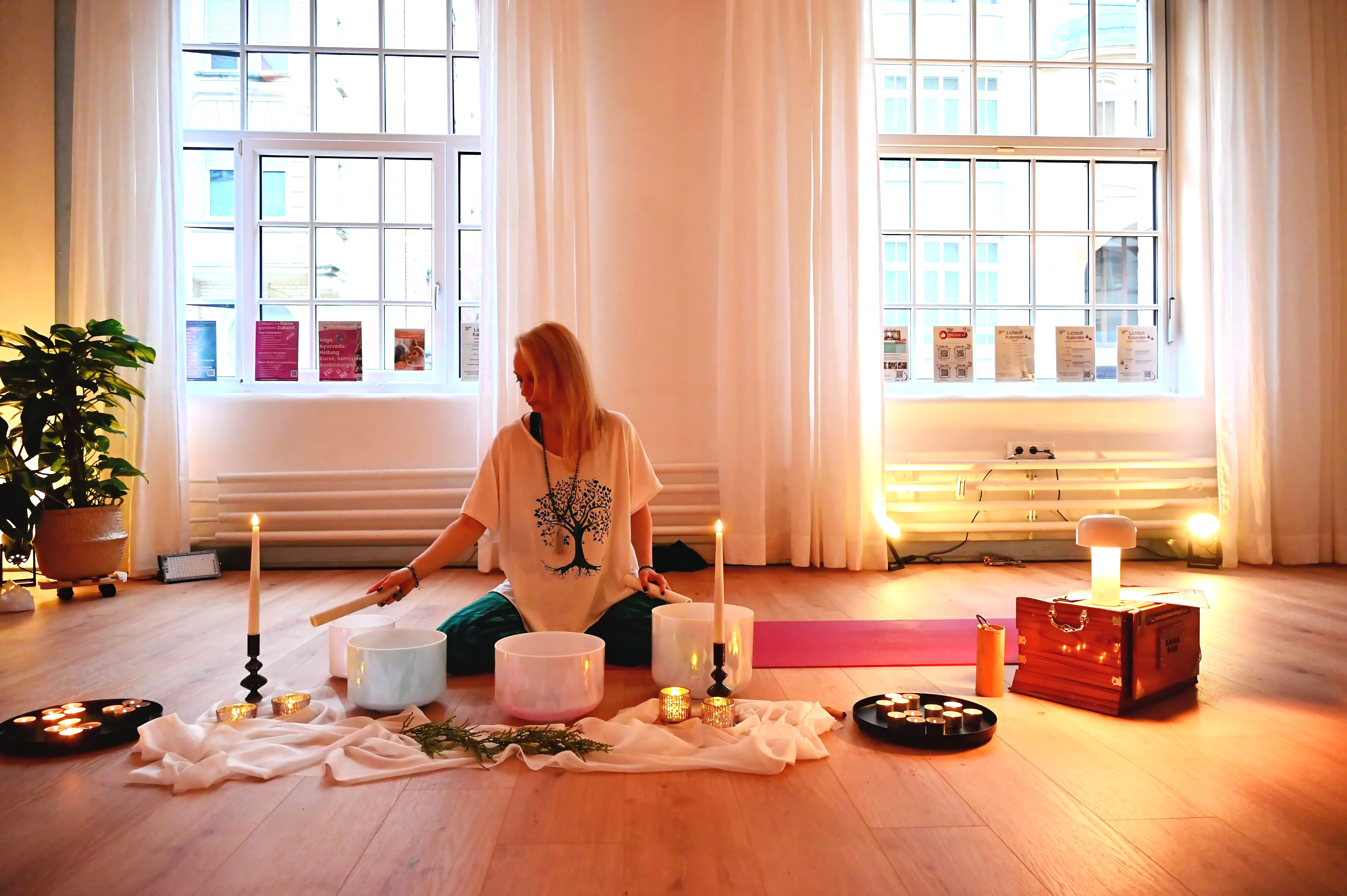 Yogakurs - geeignet für: Anfänger - Stuttgart - Soundbath - Yoga, Meditation & Klang (Kristallklangschalen)