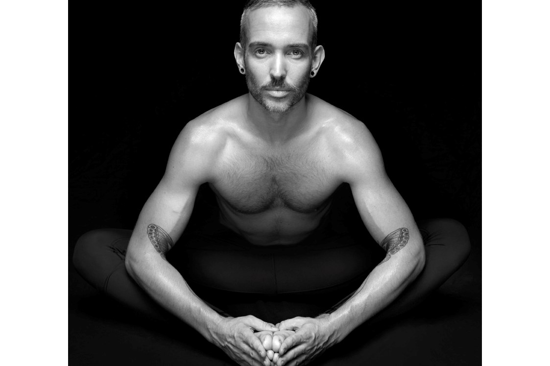 Yoga: Joachim Koch (Foto von Nela König für Yoga aktuell) - YANG YANG