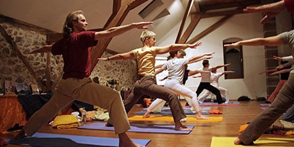 Yoga course - PLZ 13047 (Deutschland) - https://scontent.xx.fbcdn.net/hphotos-ash2/v/t1.0-9/1795542_749212455091691_472852020_n.jpg?oh=42ef31b415fb43e1326a5ca6089a2b31&oe=5758AEC2 - Lernen in Bewegung e.V.