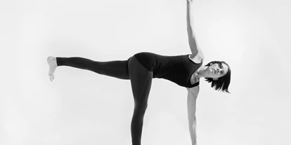 Yoga course - Kurssprache: Deutsch - München Bogenhausen - Parivritta Ardha Chandrasana - one of my favorites - Birgit Meißner Isaryoga