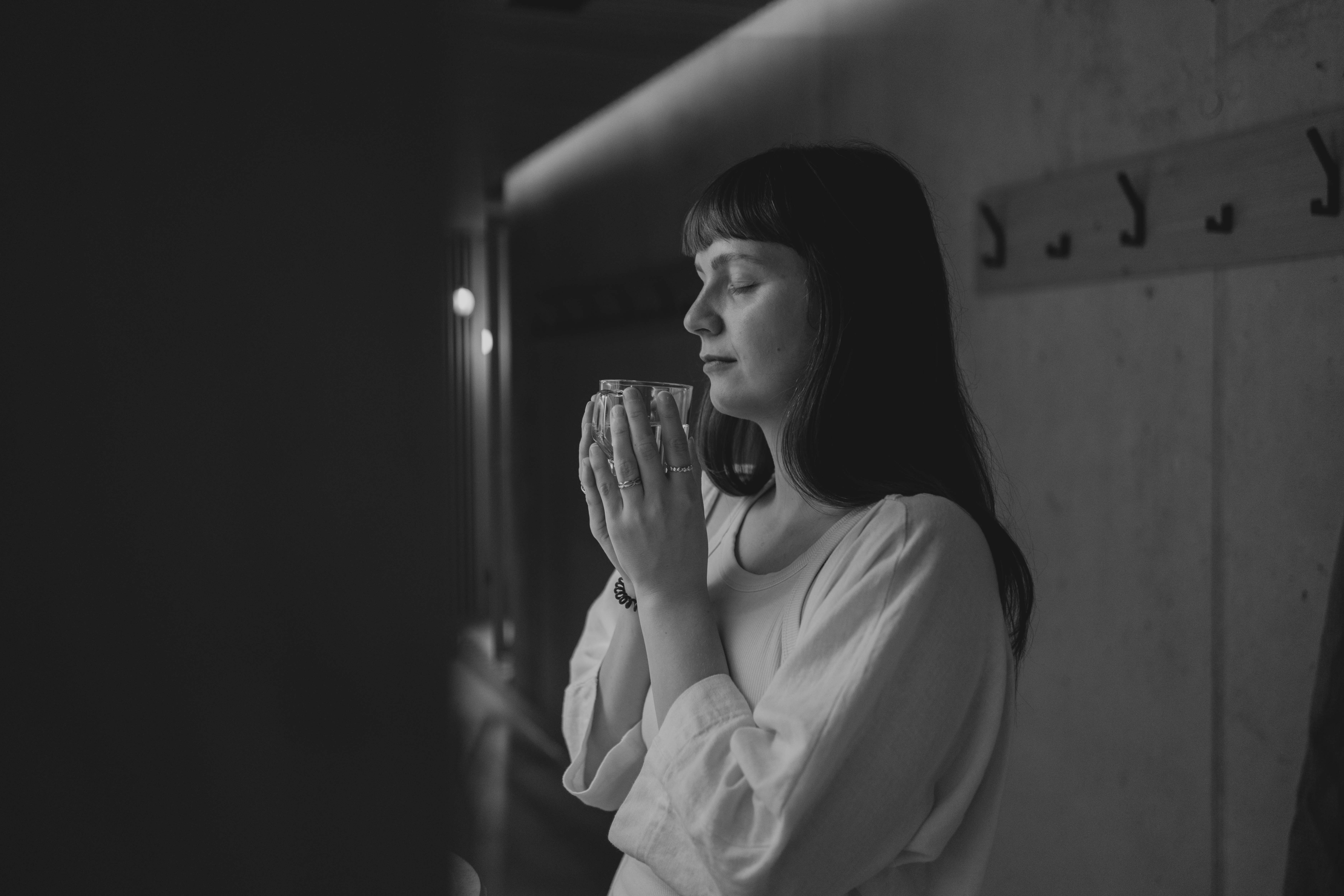 Yogakurs - Yoga Elemente: Meditation - Wellnessbereich mit Tee & Snack Bar - The Art of Slowing Down