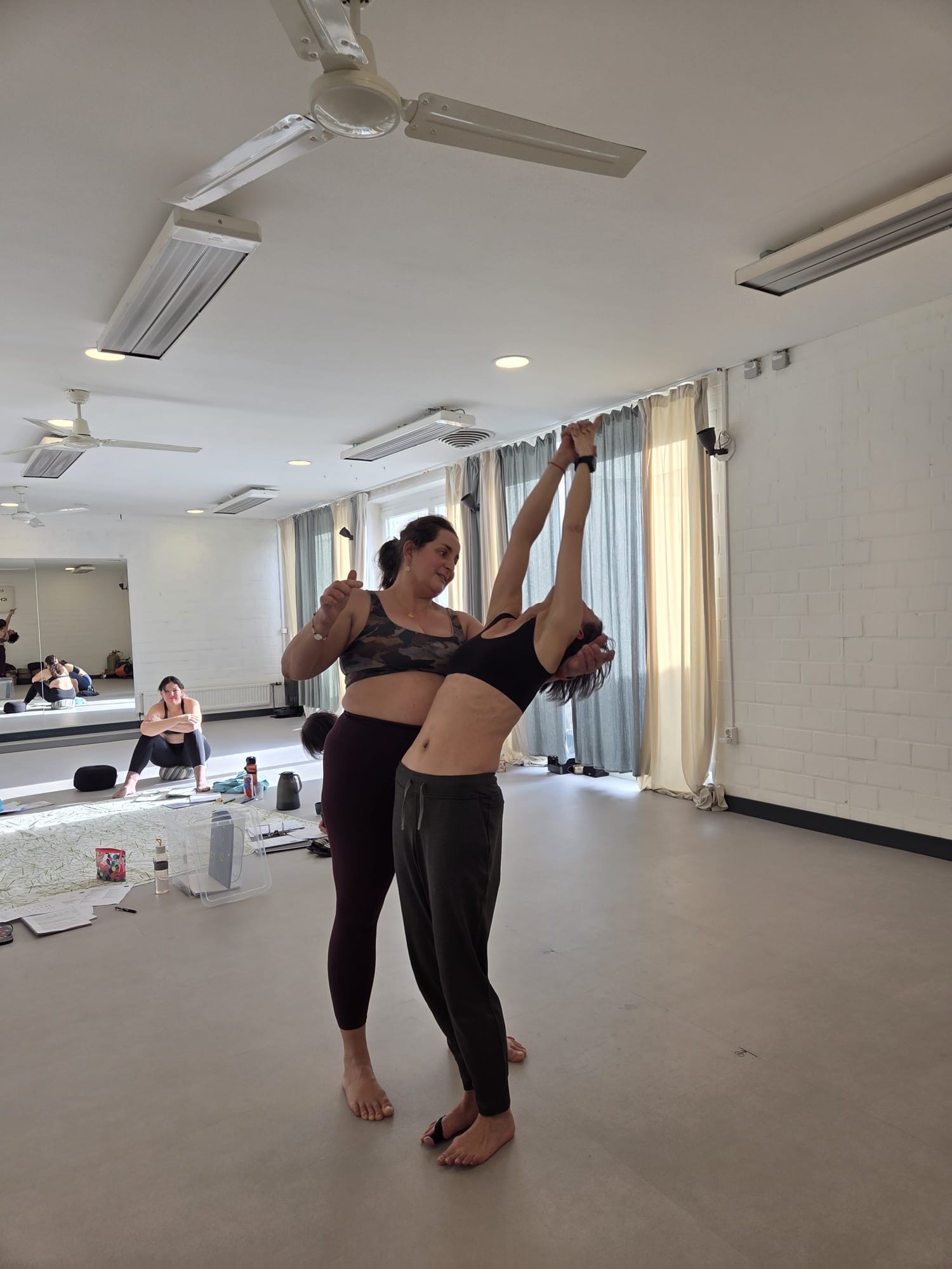 Yogalehrer Ausbildung: HOT YOGA (BIKRAM) 200H AUSBILDUNG