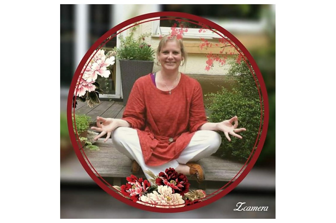 Yoga: Yogalehrerin für Hatha Yoga und Yoga Integral - Sylvia Schwarzer