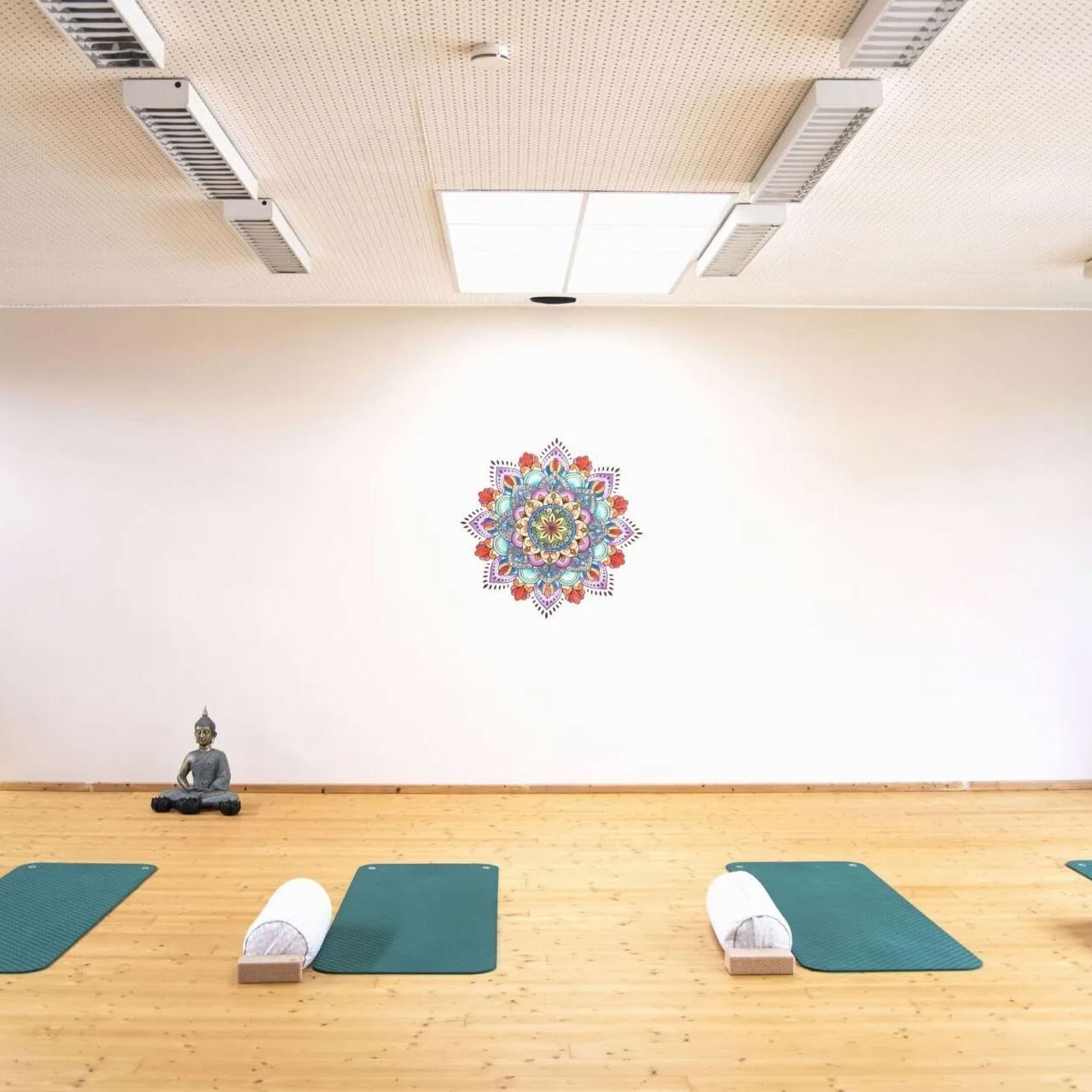 Berufsbegleitende Ausbildung Bremen und Umgebung 200h Yoga Alliance Anerkannter Bildungsurlaub Our premises Room A
