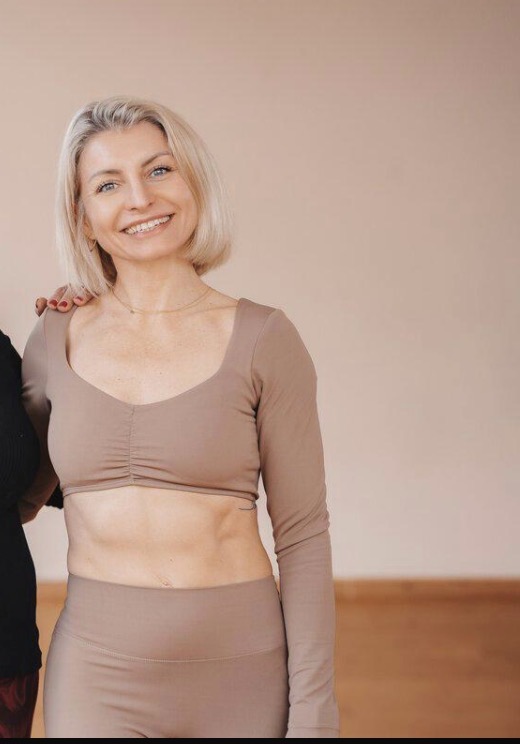 Berufsbegleitende Ausbildung Bremen und Umgebung 200h Yoga Alliance Anerkannter Bildungsurlaub Our yoga teachers introduce themselves... Olha Shulha