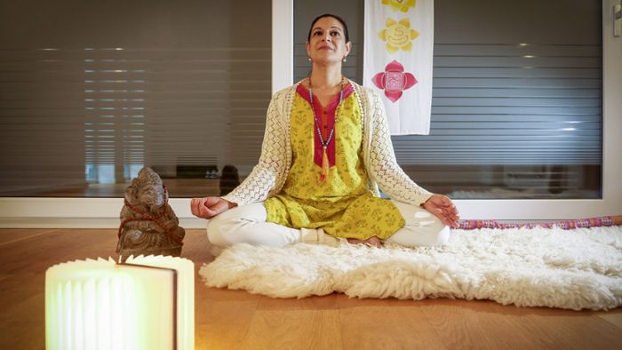 Yoga: Fotograf. Simon Granville - Gute Vorsätze Ticket 2027 - Bereit die Matte auszurollen?