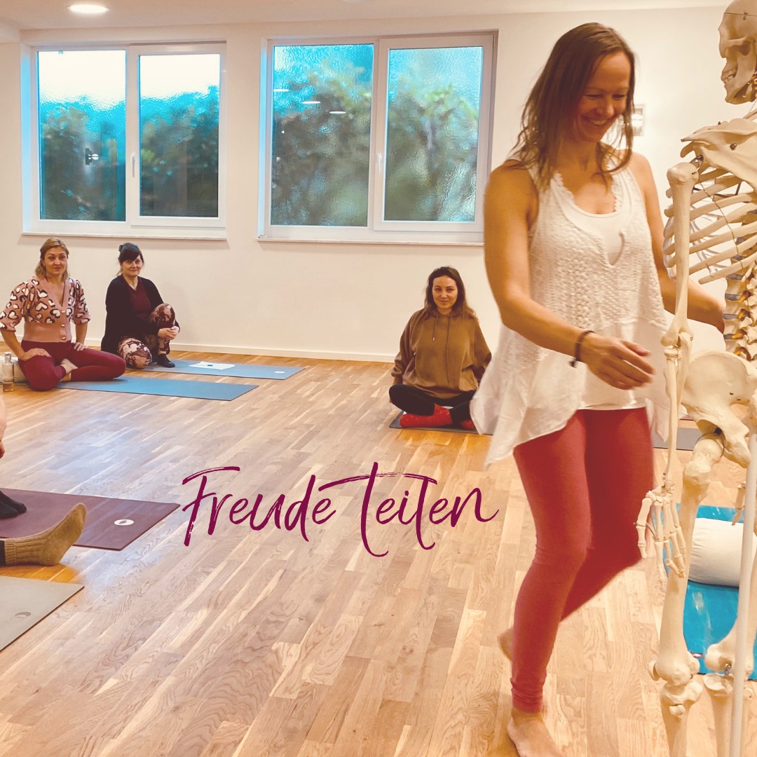 Yogalehrer Ausbildung: 200h Inner Flow Yoga Teacher Training 2027