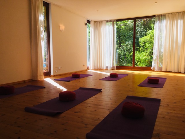 Yogakurs - Kurse für bestimmte Zielgruppen: Kurse nur für Frauen - Hamburg-Stadt Volksdorf - Lena Jennert