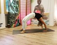 Yoga: Harkrishan Kaur/Jeanette Beine