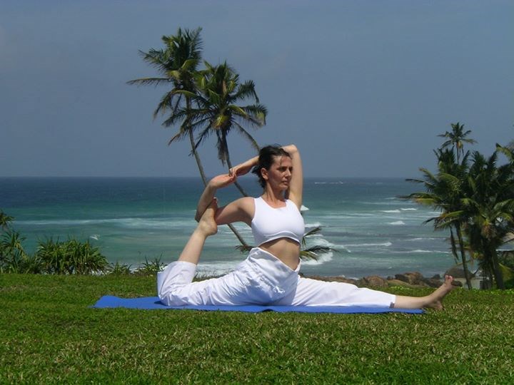 Yoga: https://scontent.xx.fbcdn.net/hphotos-xft1/t31.0-0/p180x540/11958292_10153142903588543_753074460102148281_o.jpg - Yoga Vidya Aschaffenburg