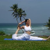 Yogakurs - https://scontent.xx.fbcdn.net/hphotos-xft1/t31.0-0/p180x540/11958292_10153142903588543_753074460102148281_o.jpg - Yoga Vidya Aschaffenburg