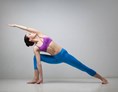 Yoga: https://scontent.xx.fbcdn.net/hphotos-xtf1/v/t1.0-0/p480x480/1488119_344067262397844_400335994_n.jpg?oh=92d3ac14531ca9ef360840020549d516&oe=575E1151 - Iyengar Yogastudio Yoga-Moves