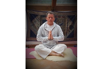 Yoga: Ulrich Hampel / Kundalini Yoga Langwaden