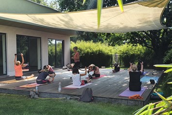 Yoga: wir bieten Yoga und Pilatesklassen und sind von den Krankenkassen zertifiziert. - Ulrike Göpelt Balancestudio