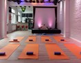 Yoga: In diesen Räumen des Studio ZR6 kann eine ganz besondere Atmosphäre entstehen. - just YOGA - Peer Baldamus