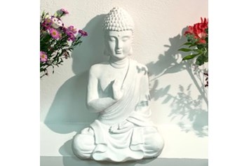 Yoga: Budda im Yoga Raum - Kundlalini Yoga mit Christiane