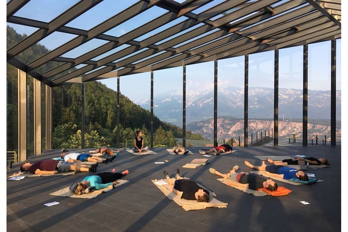 Yoga: Teaching with a view...  - Isabel Parvati / Mindful Yoga Berlin