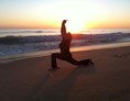 Yoga: https://scontent.xx.fbcdn.net/hphotos-xfa1/t31.0-8/s720x720/470028_479611005387378_1091461754_o.jpg - Yoga Studio Surya Namaskar