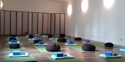 Yoga course - Chemnitz Schloßchemnitz - https://scontent.xx.fbcdn.net/hphotos-xpf1/t31.0-8/s720x720/12087874_1193440757337749_3779215482535198126_o.jpg - Yoga Inspiration
