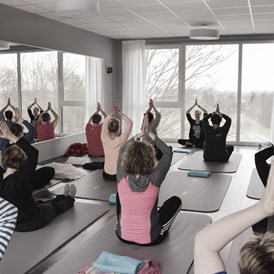 Yoga: Kurse und Workshops in Yoga Studios, Fitnessstudios und vielem mehr...  - Kira Lichte aka. Golight Yoga