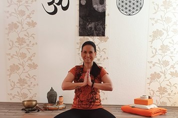 Yoga: Namaste - YiYaYoga by Dana