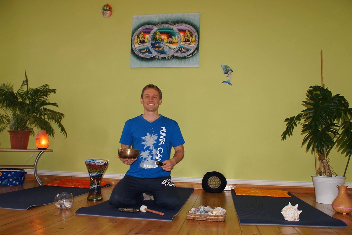 Yoga: Christopher Willer