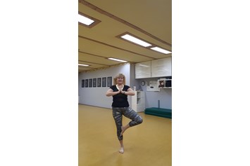Yoga: Studiobild - Dr. Sylvia Hanusch