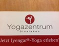 Yoga: https://scontent.xx.fbcdn.net/hphotos-xat1/t31.0-8/q81/s720x720/10295163_1484685001762880_4305123112719904877_o.jpg - Iyengar  Yogazentrum  Dinslaken