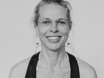 Zentrum Yoga und  Coaching "BewusstSein & Leben" Yogalehrende stellen sich vor Gesine Jenz
