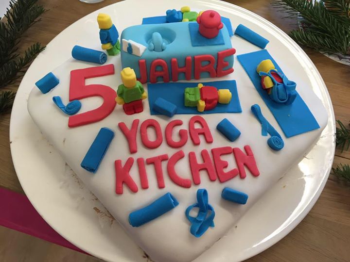 Yogakurs - Düsseldorf - https://scontent.xx.fbcdn.net/hphotos-xla1/v/t1.0-0/p180x540/12308743_1009712892419069_3941241685913930640_n.jpg?oh=6f73cf9462ca18366e0d76d869bc1914&oe=5796BF2C - YogaKitchen