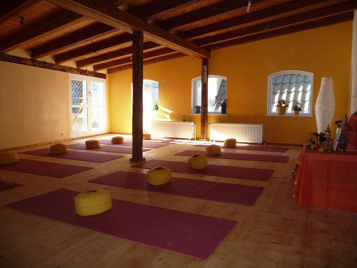 Yoga course - Fellbach (Rems-Murr-Kreis) - https://scontent.xx.fbcdn.net/hphotos-xfa1/v/t1.0-9/426674_372218662802580_725454314_n.jpg?oh=244677db9b9a4b9bde09b83f85ad3d95&oe=575B4737 - Yogazentrum Sonnengruß - das Zentrum mit dem besonderen Flair