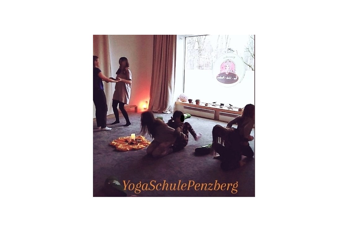 Yoga: Partnerübungen  - Yogagarten / Yogaschule Penzberg Bernhard und Christine Götzl