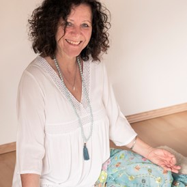 Yoga: Anke Kirschbaum    TanzKlangYogaRaum Wittgert