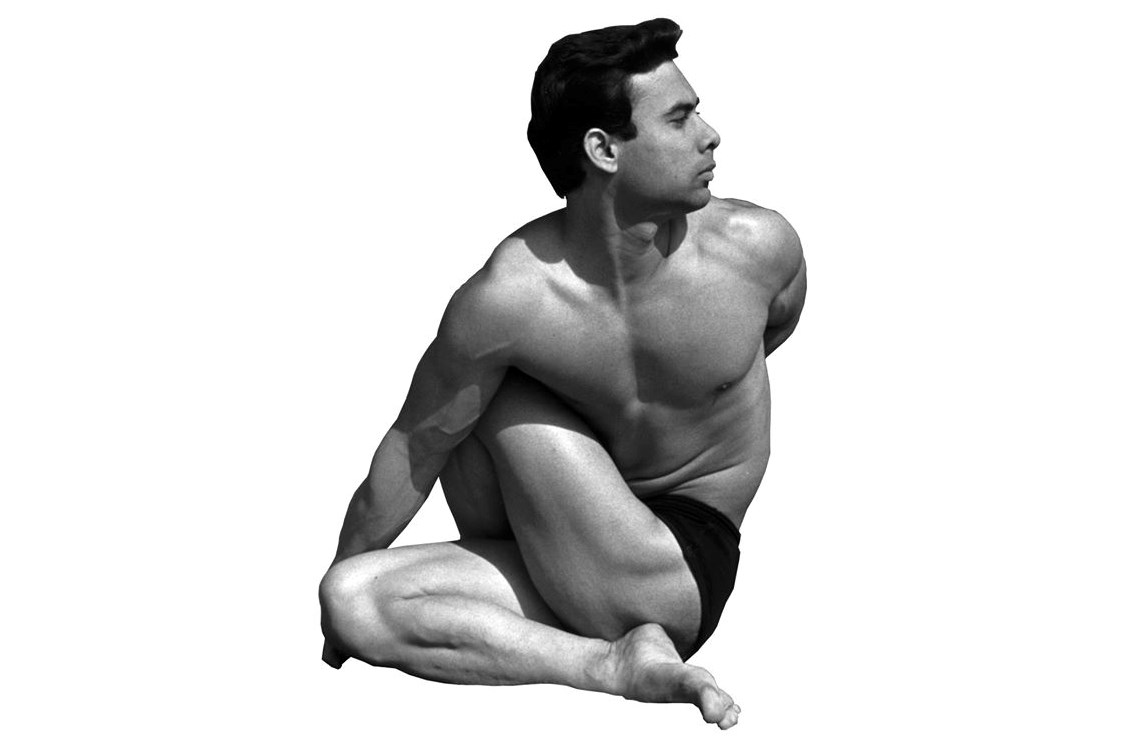 Yoga: https://scontent.xx.fbcdn.net/hphotos-xaf1/t31.0-8/s720x720/1512084_974199385929273_987741806250078082_o.jpg - Bikram's Yoga College of India, Frankfurt
